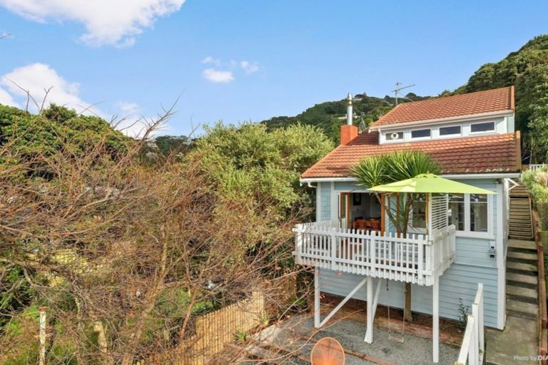Photo of property in 161 Sutherland Road, Lyall Bay, Wellington, 6022