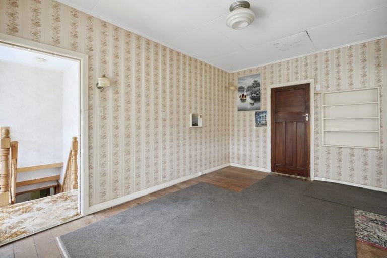 Photo of property in 2 Eden Street, Island Bay, Wellington, 6023