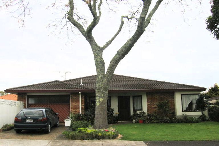 Photo of property in 2/2 Heron Avenue, Matua, Tauranga, 3110