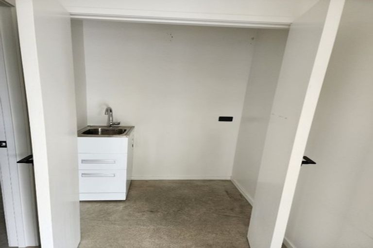 Photo of property in 16 Peace Avenue, Moturoa, New Plymouth, 4310