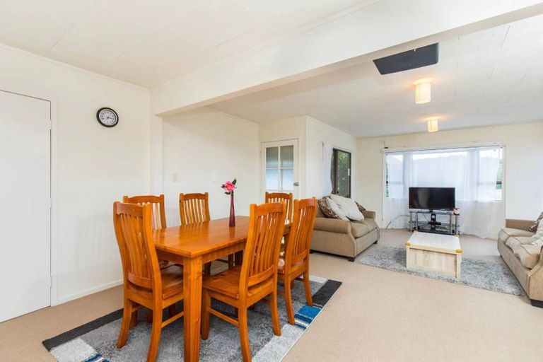 Photo of property in 72 Lynn Road, Bayview, Auckland, 0629