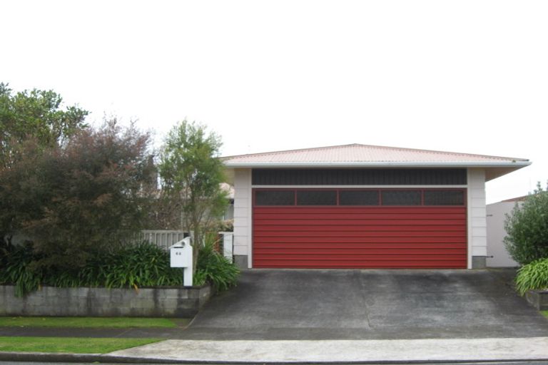 Photo of property in 68 Manu Crescent, Upper Vogeltown, New Plymouth, 4310