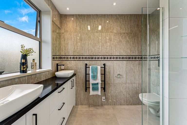 Photo of property in 1 Centennial Place, Campbells Bay, Auckland, 0630