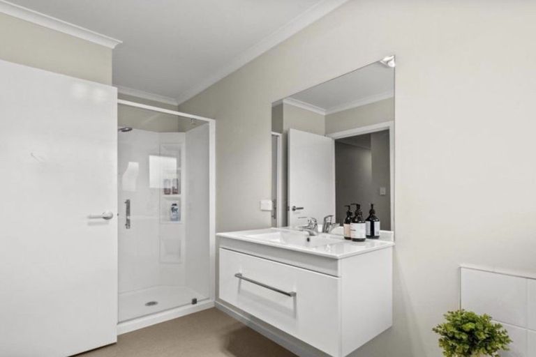 Photo of property in 118 Milton Terrace, Picton, 7220