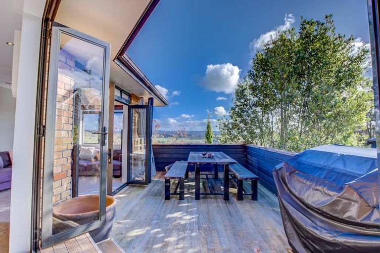 Photo of property in 15 Tironui Terrace, Western Heights, Hamilton, 3200