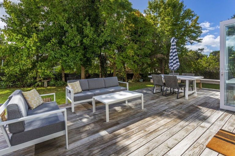 Photo of property in 10a Olwyn Place, Greenhithe, Auckland, 0632