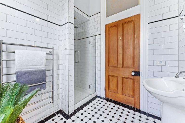 Photo of property in 14 Eversleigh Road, Belmont, Auckland, 0622