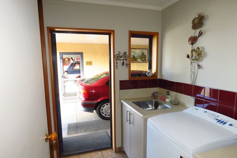 Photo of property in 19 Kew Road, Westport, 7825