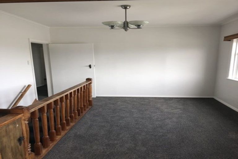 Photo of property in 35 Cavendish Square, Strathmore Park, Wellington, 6022