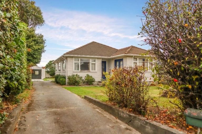 Photo of property in 112 Avonhead Road, Avonhead, Christchurch, 8042