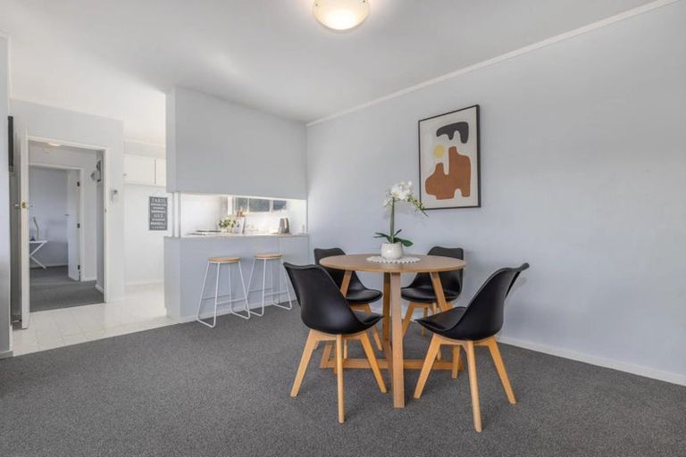 Photo of property in 5a Jerome Way, Crofton Downs, Wellington, 6035