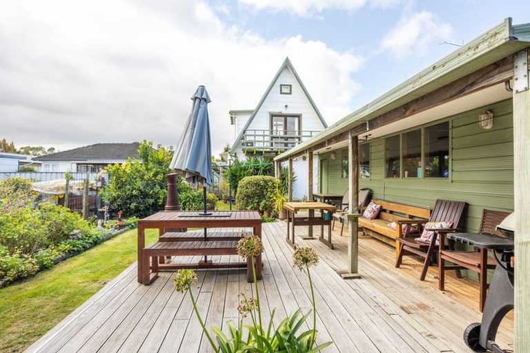 Photo of property in 14 Brightwater Terrace, Terrace End, Palmerston North, 4410
