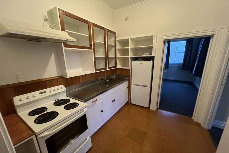 Photo of property in 27 Shannon Street, Mount Victoria, Wellington, 6011