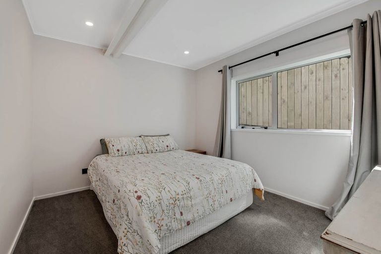 Photo of property in 4 Ngatira Place, Snells Beach, 0920