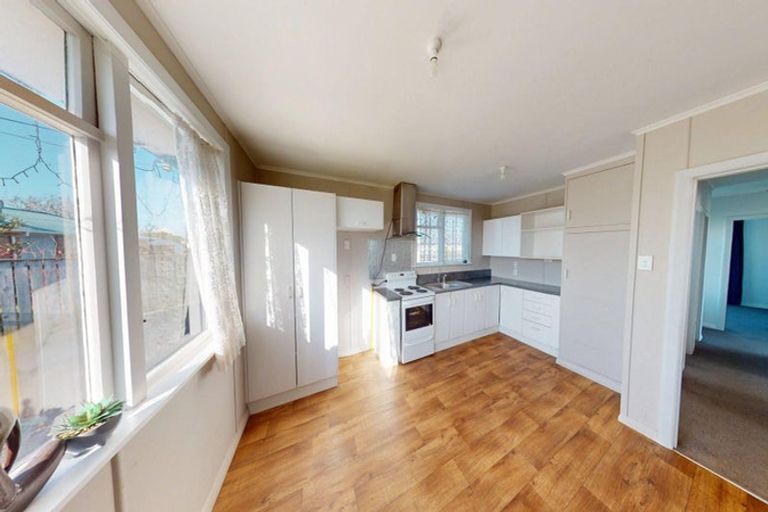 Photo of property in 33 Holland Crescent, Bulls, 4818