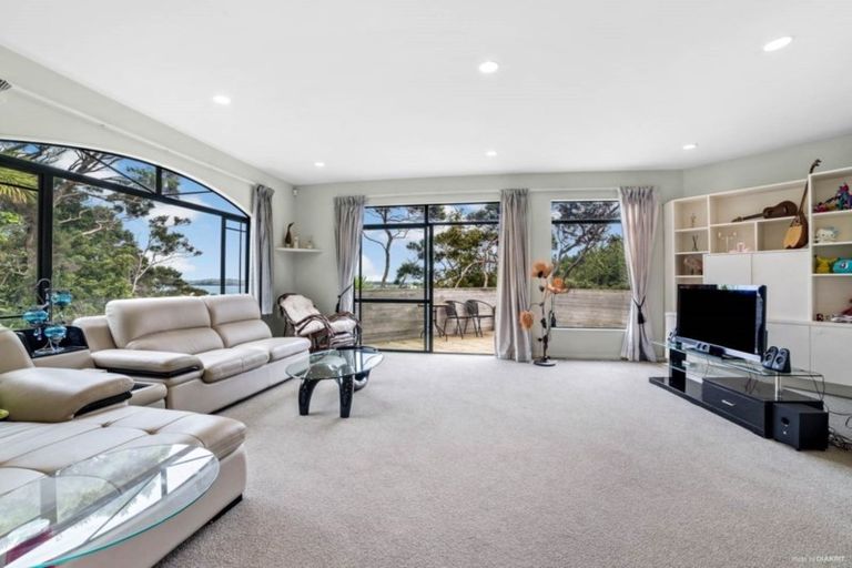 Photo of property in 43b Island Bay Road, Beach Haven, Auckland, 0626