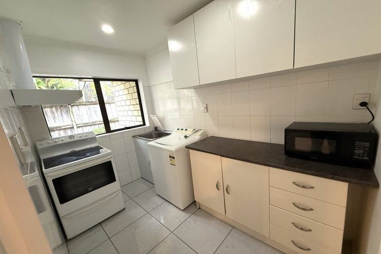 Photo of property in 102 Middlefield Drive, Flat Bush, Auckland, 2016
