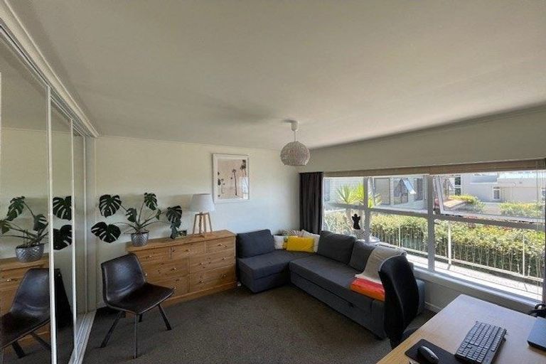 Photo of property in 2/23 Craig Road, Milford, Auckland, 0620