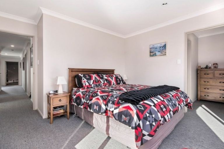Photo of property in 16 Frye Crescent, Albert Town, Wanaka, 9305