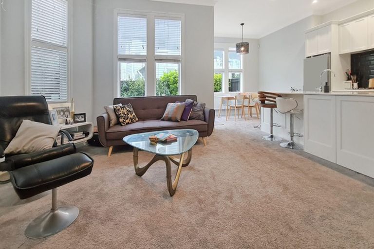 Photo of property in 49 Tinakori Road, Thorndon, Wellington, 6011