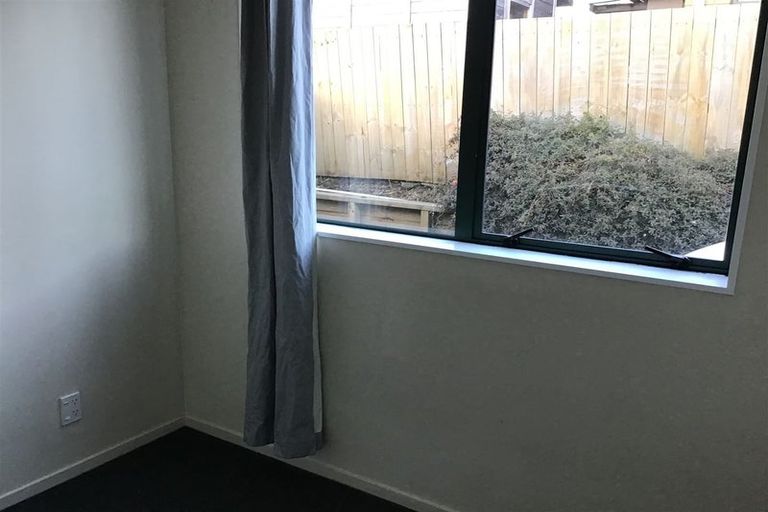 Photo of property in 36 Woodbank Drive, Glen Eden, Auckland, 0602