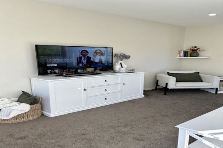 Photo of property in 2/36 Condell Avenue, Papanui, Christchurch, 8053