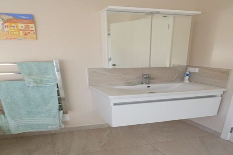 Photo of property in 2/107b Aorangi Road, Bryndwr, Christchurch, 8053