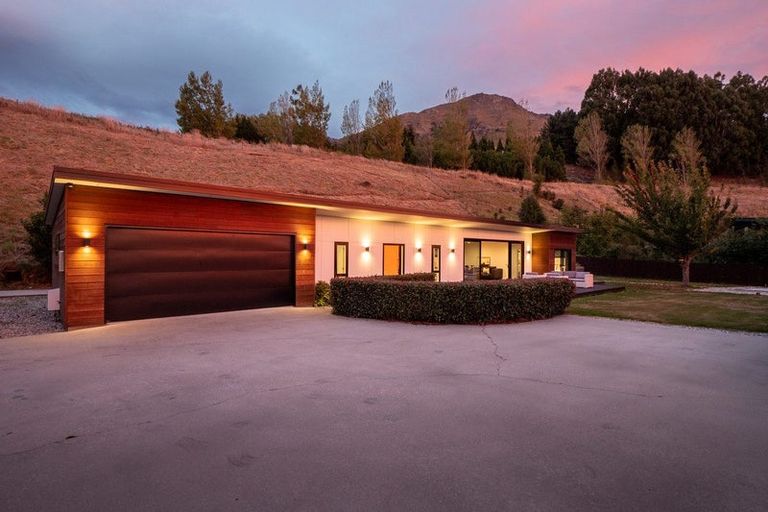 Photo of property in 72 Risinghurst Terrace, Lower Shotover, Queenstown, 9304