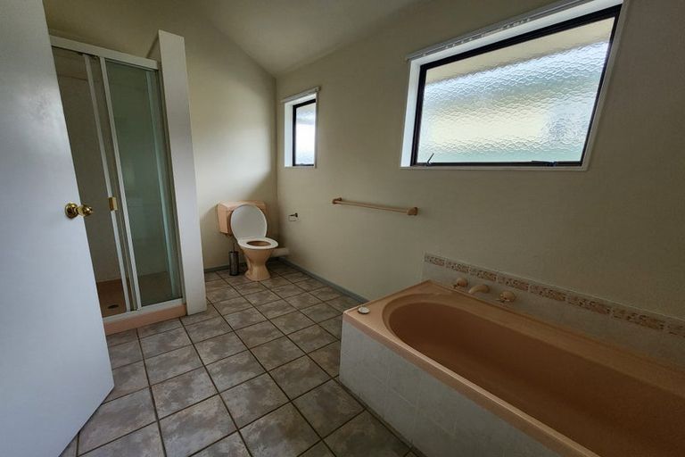 Photo of property in 33 Halladale Road, Papakowhai, Porirua, 5024