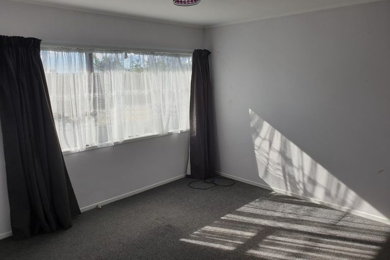 Photo of property in 2/8 Mayville Avenue, New Lynn, Auckland, 0600