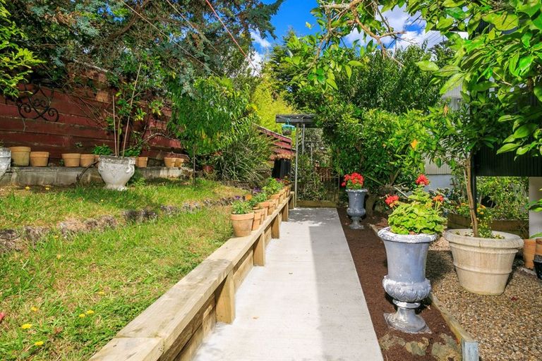 Photo of property in 1/2 Hume Drive, Hillcrest, Auckland, 0627