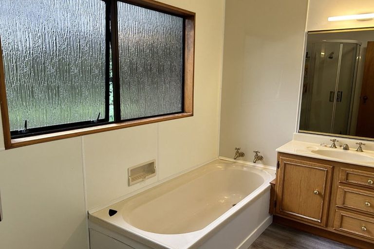 Photo of property in 34 Elizabeth Street, Waikanae, 5036