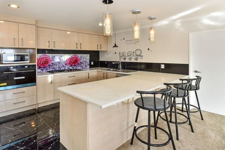 Photo of property in 13 Kereru Rise, Papakura, 2110