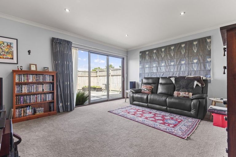 Photo of property in 117 Ruapehu Drive, Fitzherbert, Palmerston North, 4410