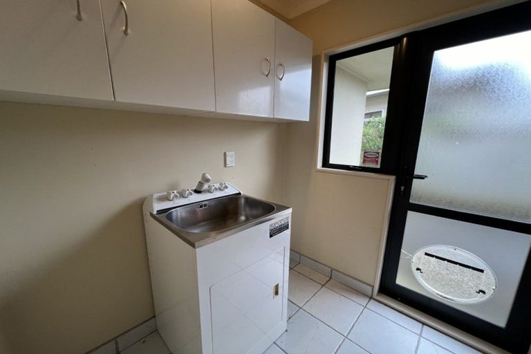 Photo of property in 35 Ruapehu Drive, Fitzherbert, Palmerston North, 4410