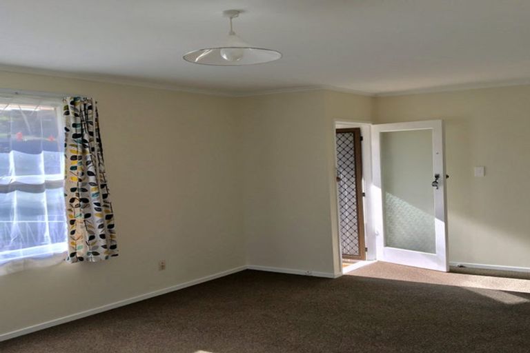 Photo of property in 2/19 Sudan Avenue, Milford, Auckland, 0620