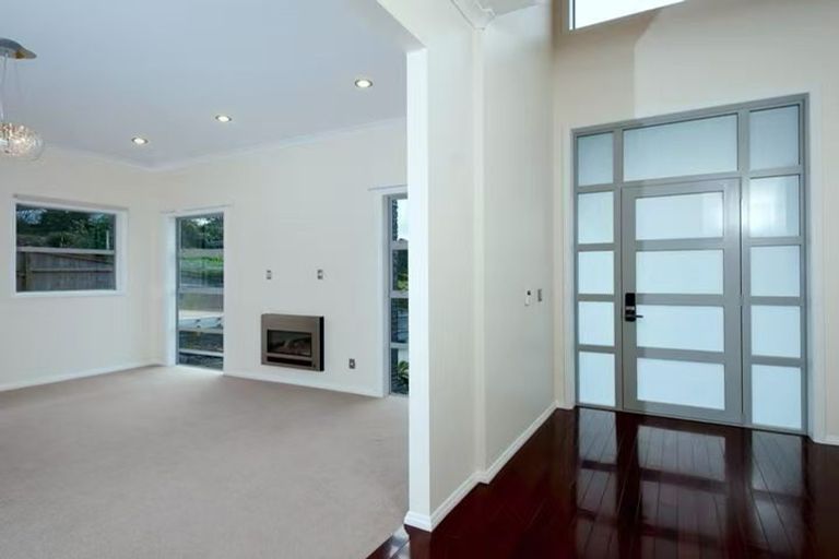 Photo of property in 44 Borneo Drive, Fairview Heights, Auckland, 0632