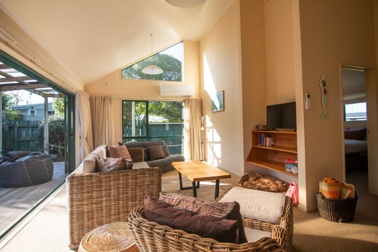 Photo of property in 5 Fabrin Street, Foxton Beach, Foxton, 4815