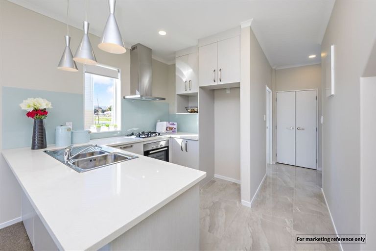 Photo of property in 26 Warbler Crescent, Papakura, 2110