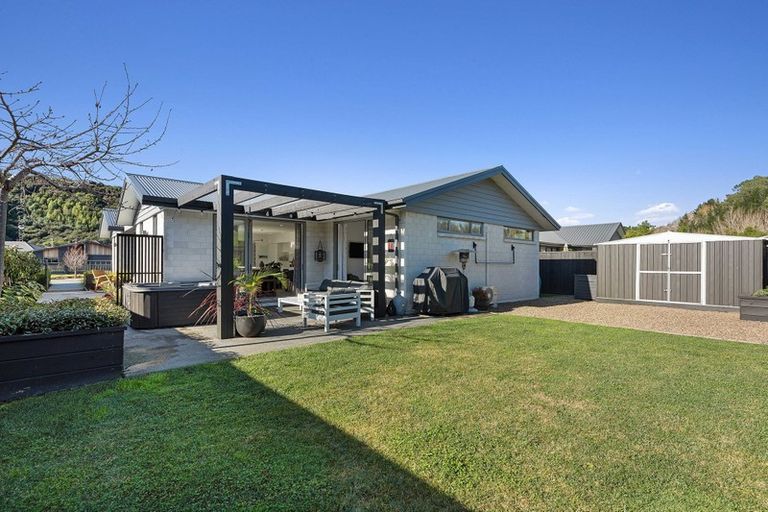 Photo of property in 298 Lakes Boulevard, Pyes Pa, Tauranga, 3112