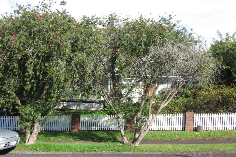 Photo of property in 7 Borrowdace Avenue, Botany Downs, Auckland, 2010