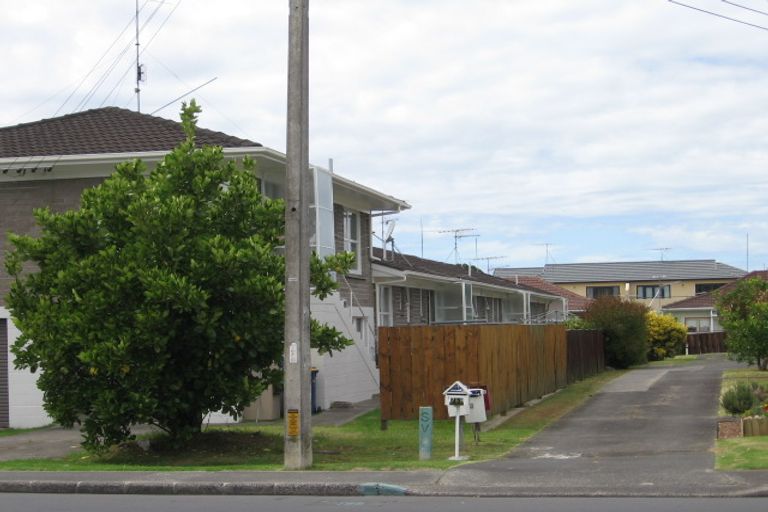 Photo of property in 1/771 Beach Road, Browns Bay, Auckland, 0630