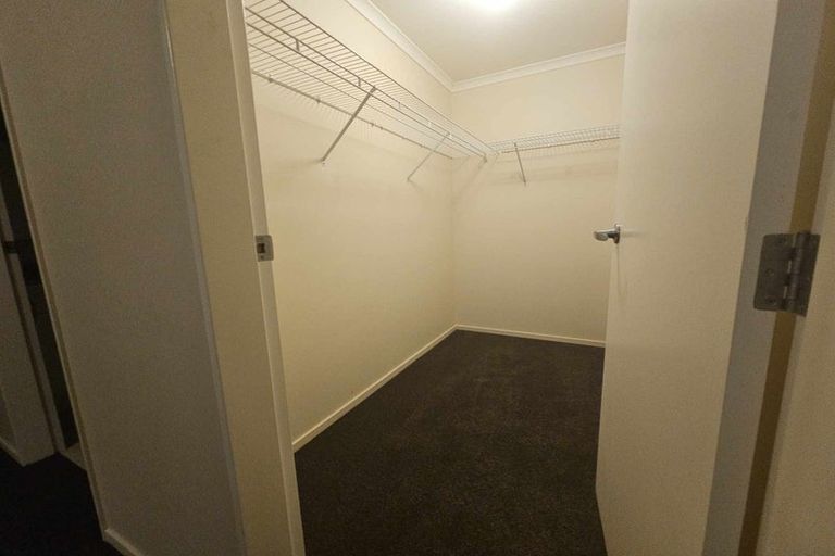 Photo of property in 37 Mcewen Crescent, Riverstone Terraces, Upper Hutt, 5018