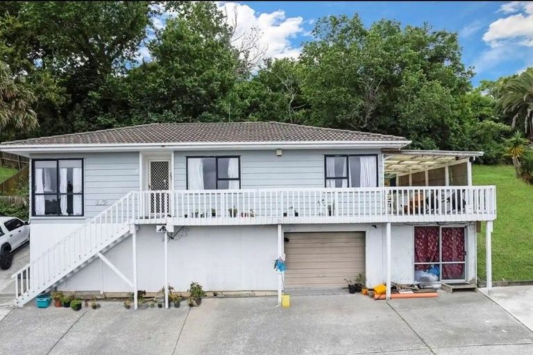 Photo of property in 16 Beaufort Place, Papatoetoe, Auckland, 2025