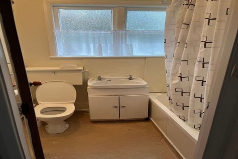 Photo of property in 9 Atiawa Crescent, Waiwhetu, Lower Hutt, 5010