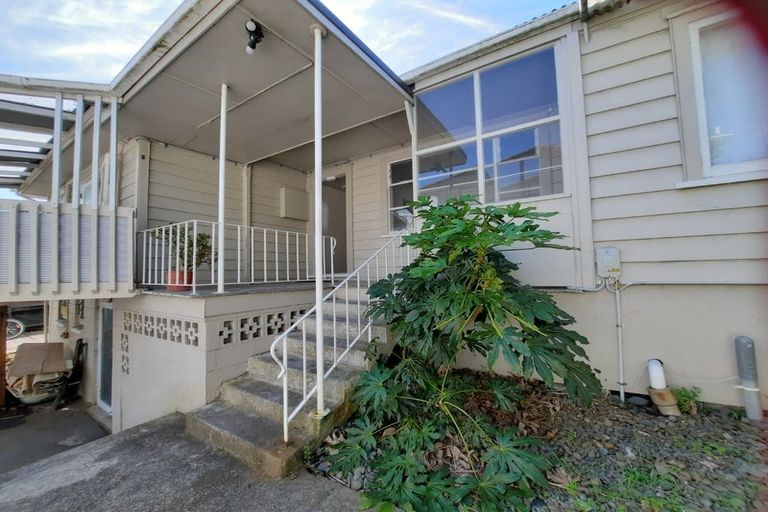 Photo of property in 5b Rosebank Road, Avondale, Auckland, 1026