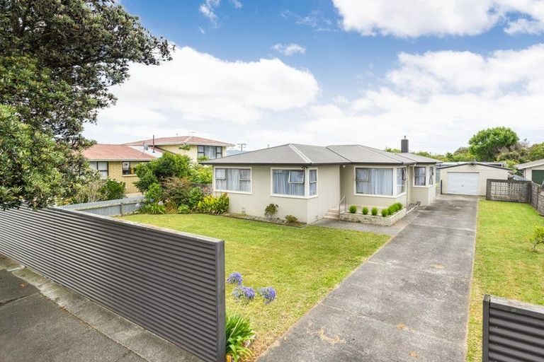 Photo of property in 107 College Street, Awapuni, Palmerston North, 4412