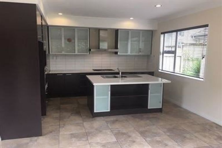 Photo of property in 17 Harrowglen Drive, Northcross, Auckland, 0632