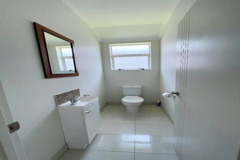 Photo of property in 1 Bartlett Drive, Silverdale, 0932