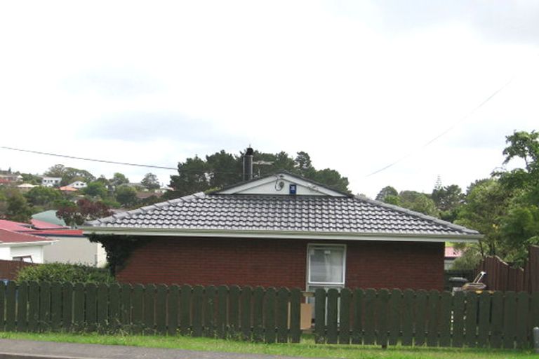 Photo of property in 138 Colwill Road, Massey, Auckland, 0614
